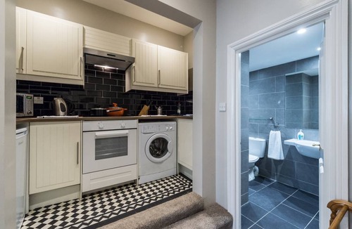Brondesbury Park Hotel | Perfect 1 BR on Willesden Green