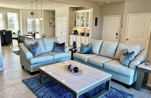 League City House | Perfect 2 Master bedrooms townhome in beautiful League City.