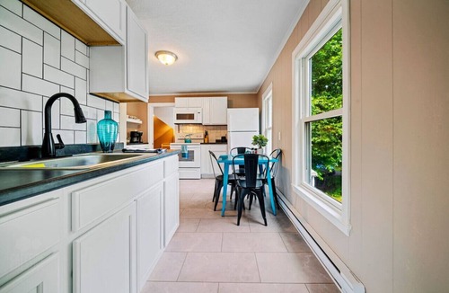 Biddeford Apartment | Perfect 2BD location in Saco with Free Parking