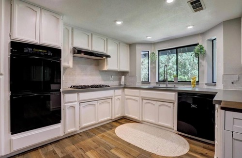 North Auburn House | Perfect 3-bed house with swimming pool, hot tub, pool table, & cold plunge.