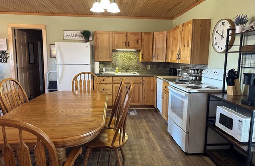 Moravia Cabin | Perfect 3-bedroom cabin with AC in pleasant Moravia