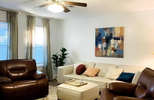 McNair House | Perfect 3-bedroom house with AC in peaceful Baytown