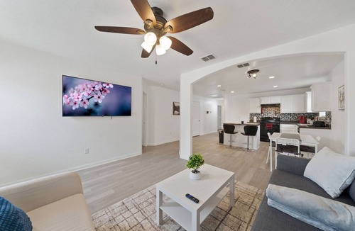 San Antonio House | Perfect 3 bedroom! Near Lackland AFB/Seaworld