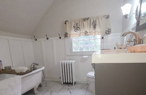 Bellefonte Apartment | Perfect 3rd floor apartment for your next Penn State needs