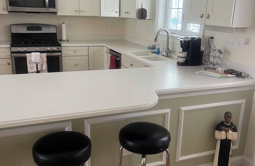 Woburn House | Perfect 4-bedroom townhome with AC in beautiful Woburn