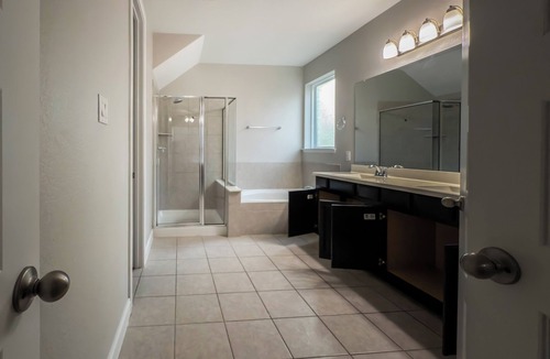 Katy House | Perfect 5-bedroom house in tranquil Katy for Day Parties