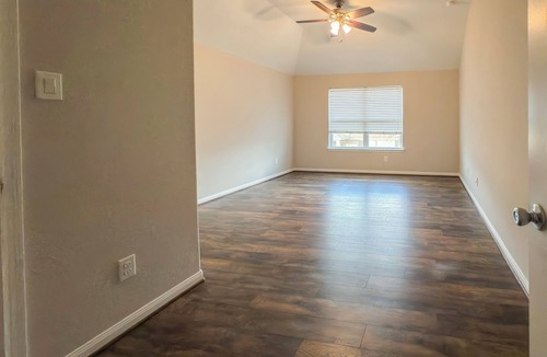 Katy House | Perfect 5-bedroom house in tranquil Katy for Day Parties
