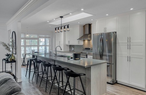 Communaute-Urbaine-de-l'Outaouais House | Perfect accommodation for groups! -Jacuzzie-Piscine&BBQ-25 minutes from Ottawa-