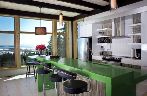 Baie-St-Paul Ski Chalet | Perfect balance between wood and contemporary architecture