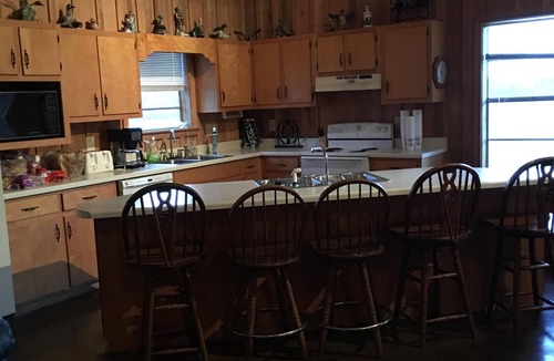 Oxford Cabin | Perfect Ballgame Getaway