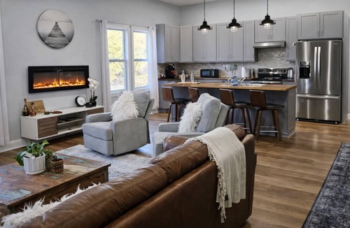 Copperhill House | Perfect Basecamp for Rafting, Floating, Ziplining and REEEELAXING!