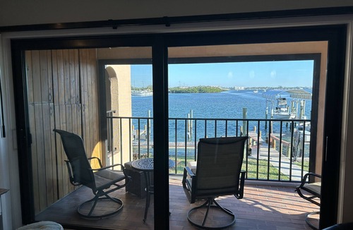 Englewood Condo | Perfect Bayside Condo
