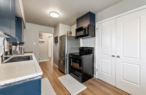Midvale House | Perfect Central Location w/Mtn Views, Huge Fenced Yard, King Beds, BBQ, & Games!