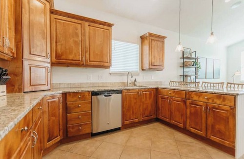 Heber House | Perfect Cottage. Sleeps 11, 5BD, 3BR, Media/Game Room, Large Yard, Fire Pit