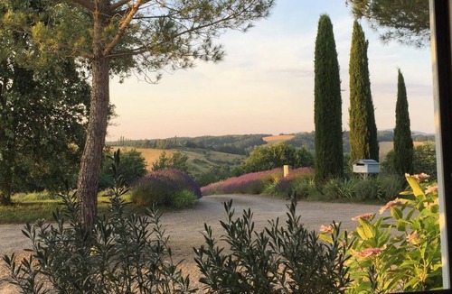 Montdurausse Villa | Perfect Countryside Retreat, Private Heated Pool & Panoramic Views - 5mins from Monclar-de-Quercy!