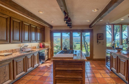 Stowe Area House | Perfect Country Getaway! 10 Minutes to The Slopes and 5 Minutes To The Village!