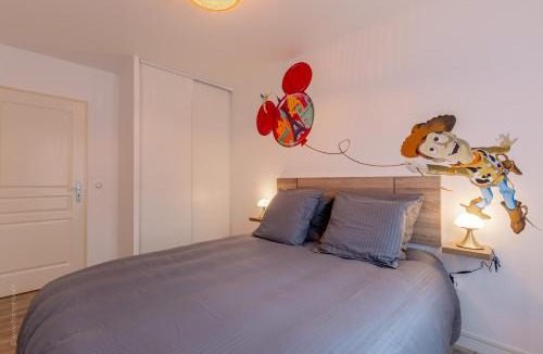 Coupvray Apartment | Perfect Disney Getaway - Private Parking