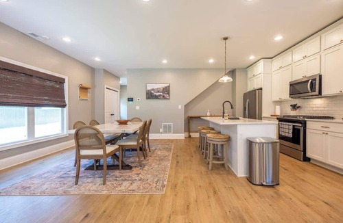 Indianapolis House | Perfect Downtown Location | Modern 3BR/3BA Home
