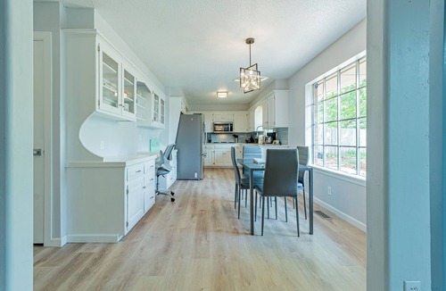 Oklahoma City House | Perfect Entertainment Spot in OKC! Close Getaway to Food, Fun, and Relaxation!