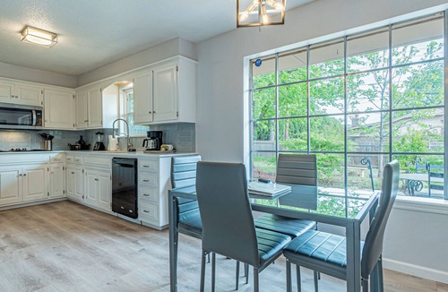 Oklahoma City House | Perfect Entertainment Spot in OKC! Close Getaway to Food, Fun, and Relaxation!