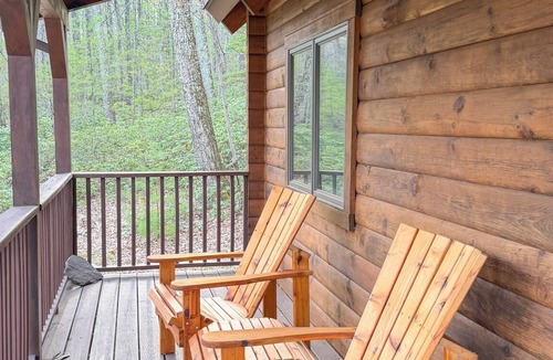 Mount Tremper Cabin | PERFECT ESCAPE For Total Privacy, Rustic Modern Cabin, 15 Pvt. Ac, WiFi, Heat/AC