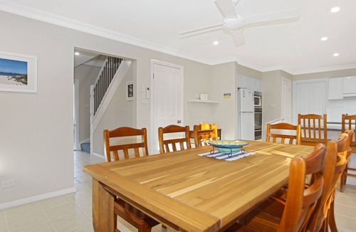 Hawks Nest House | Perfect Family Accommodation - Free WIFI