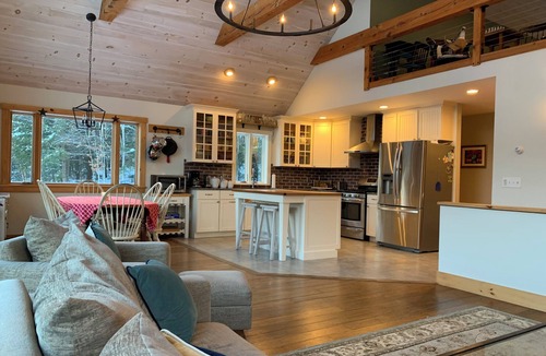 Morrisville Ski Chalet | Perfect Family Getaway close to Stowe, hiking-biking-swimming-breweries-rt100