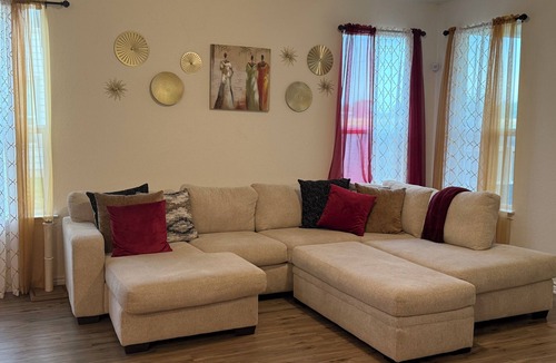 Seguin House | Perfect Family Getaway close to Schlitterbahn/Lake McQueeney/River Walk