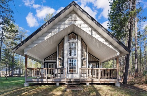 Coram House | Perfect Family Getaway* Large Dining Table