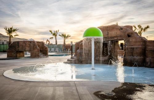 Saline County House | Perfect Family Getaway with Pool, Lazy River & Gym