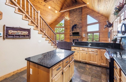 Lampe Cabin | Perfect Family Lakefront Getaway Near Dogwood Canyon Boat Dock Pools Free Amenities