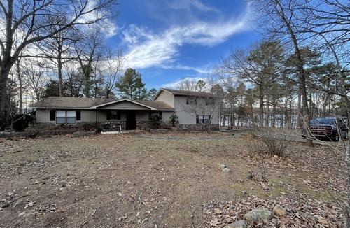 Greers Ferry House | Perfect family sized lakefront home! Enjoy Greer’s Ferry lake from the backyard.