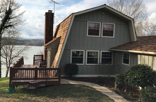 Birchwood House | Perfect Fishermen’s Retreat on the Tennessee River or a Relaxing Family Getaway.