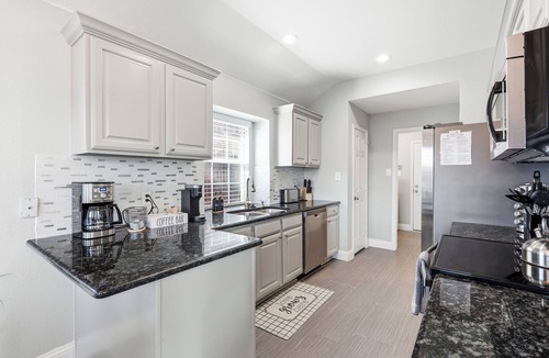 Flower Mound House | Perfect Flower Mound location- UPDATED 3 BR- Free EV Charging!