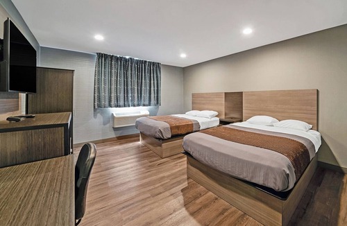 Foxboro Hotel | Perfect for a Quick Escape! 2 Spacious Units w/FREE Breakfast and Parking!