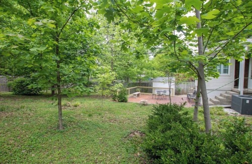 East Memphis House | Perfect for Business travelers -Midtown-locked parking