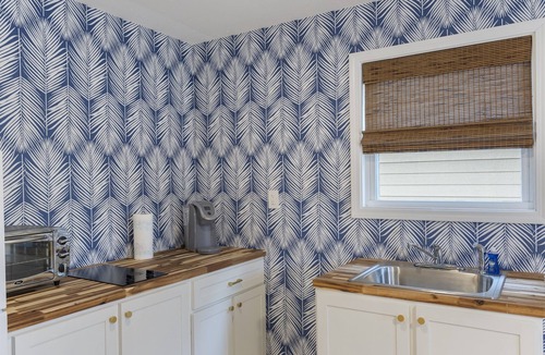 Kiska Beach House | Perfect for Couples! 2 Blocks From Beach. Pet Friendly