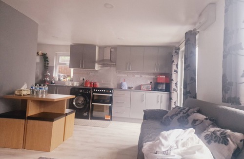 Seisdon Apartment | Perfect for Exploring Birmingham
