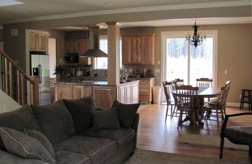 Tillamook House | Perfect for families, couples, and small groups that value privacy.