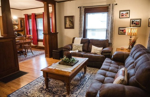 Winterset House | Perfect for Families, Friends, and Getaways!