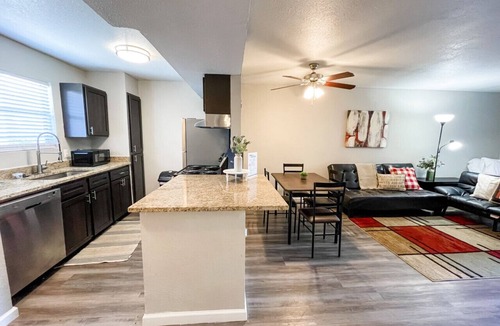 Northwest Corpus Christi Apartment | Perfect for Group! 2BR, 2BA with Pool!