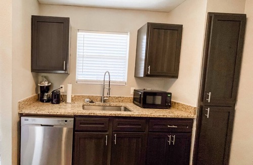 Northwest Corpus Christi Apartment | Perfect for Group! 2BR, 2BA with Pool!