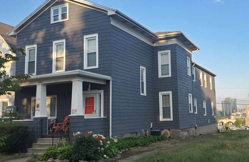 Downtown Niagara Falls House | Perfect for Groups - 10BR Sleeps 26 by Falls & Fun