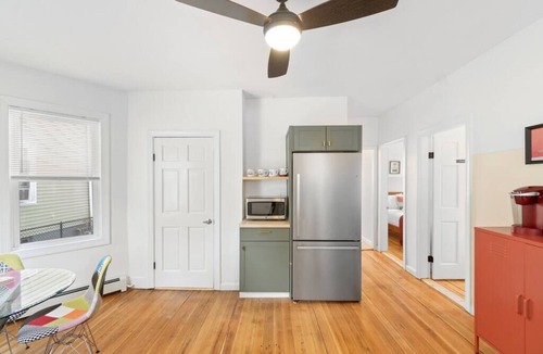 Providence Apartment | Perfect for Groups! 3BR★Chic & Modern APT near DT!