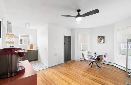 Providence Apartment | Perfect for Groups! 3BR★Chic & Modern APT near DT!