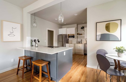 Sullivan's Gulch Apartment | Perfect for Groups - Trendy Area - 4BR - Sleeps 8