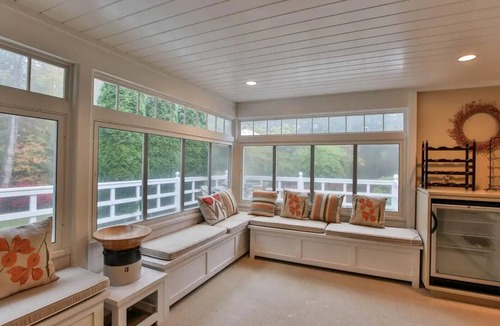 Cape Neddick House | Perfect for groups! Walk to Cape Neddick beach, expansive home on Shore Rd, York