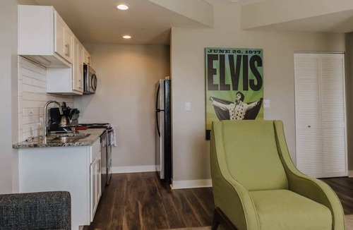 Chatham-Arch Apartment | Perfect for Groups | 3 Apts w/Kitchens