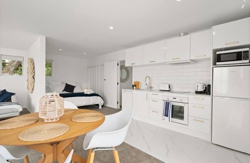 Tauranga House | Perfect for Large Groups: Waterfront Getaway with Private Beach