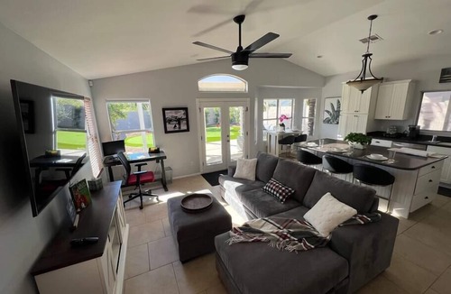 Paradise Valley Village House | Perfect for longer stays💥Single level house by Mayo 💥 Golf ⛳️ Pet friendly 🐶